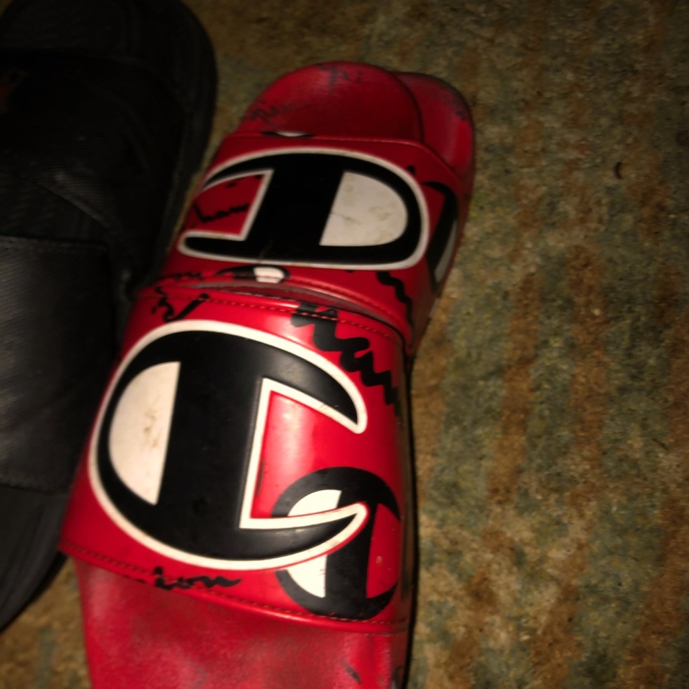 Champion slides size 12 the shoe looks brand new a little faded on inside is all